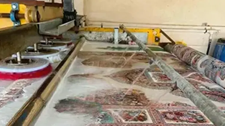 قیمت شستن فرش 12 متری در قم چقدر است؟