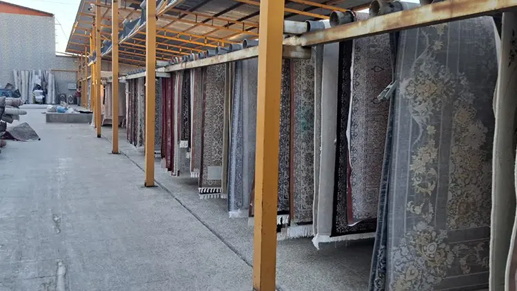 خشک کردن اصولی فرش در قالیشویی معتبر در قم