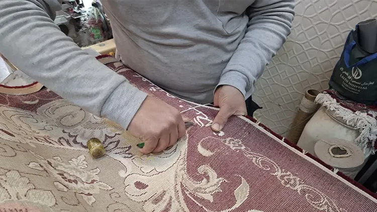 بررسی آسیب فرش قبل از شستشو